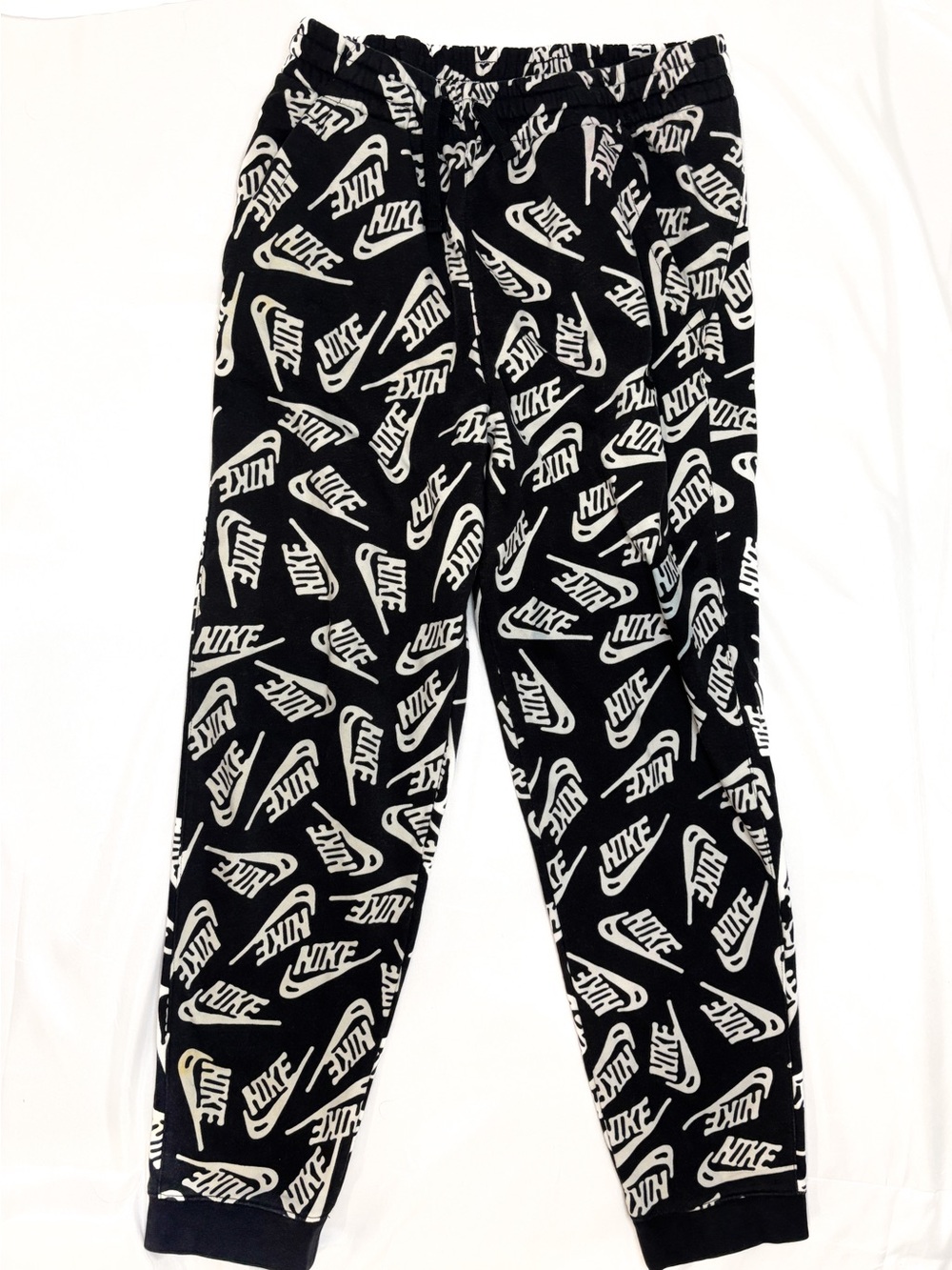 Nike Black & White Allover Hoodie and Logo Jogger Pants Set - Kids - Picture 4 of 6